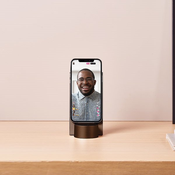 Lexon City Energy Pro Ładowarkaindukcyjna 10W z głośnikiem bluetooth brązowy/bronze LD145BZ