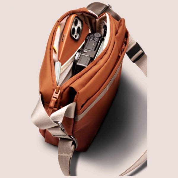 Torba Crossbody UNIQ Denver 5L khaki