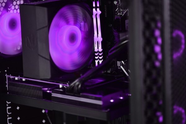 Komputer gamingowy Actina ENDORFY 9800X3D 32GB 2TB RTX5090 1000W W11H