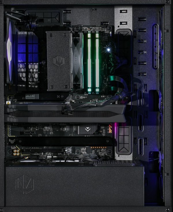 Komputer gamingowy Actina ENDORFY 9800X3D 32GB 2TB RTX5070Ti 850W no OS