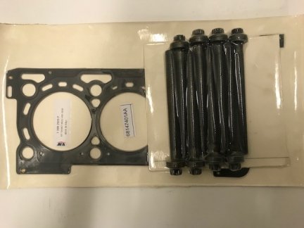 USZCZELKA GŁOWICY ZE SZPILKAMI  68147401AA  GRAND CHEROKEE (WK2) RAM1500 300C