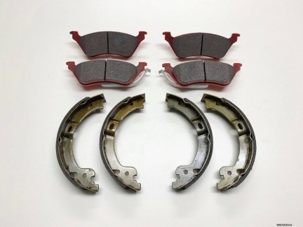 Rear Brake Pads & Parking Shoes for Chrysler Voyager GS RG 1996-2007 BRK/GS/011A