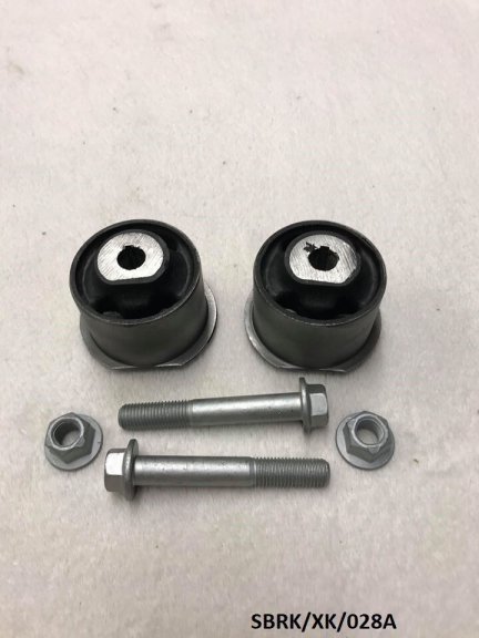 2 x Front Differential Bush & Bolts for Jeep Commander XK 2006-2010 SBRK/XK/028A