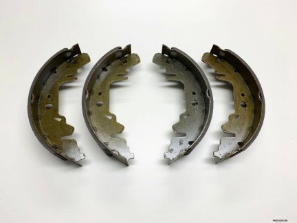 Brake Shoes SET for Chrysler Grand Voyager 1996-2007 DRUM Brakes PBS/GS/013A