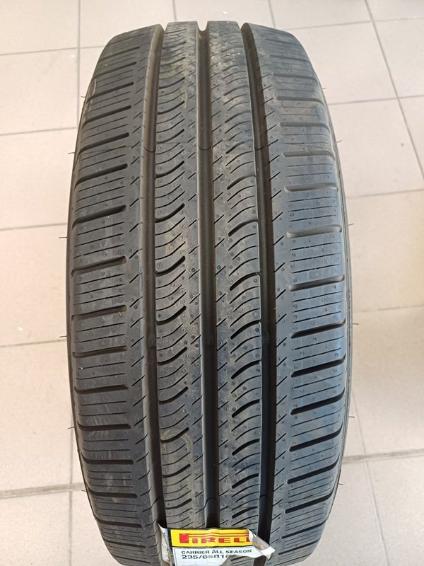 Opona Pirelli CARRIER ALLSEASON 235/65R16C 115/113R 8 PR DOT1020 -bez gwarancji i rękojmi