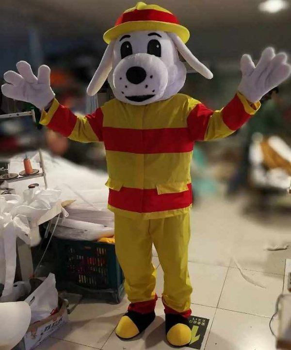 Duża chodząca maskotka Pies Strażak Strój promocyjny dla Straży Pożarnej