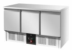 Stół chłodniczy 3-drzwiowy RQS903 S/S TOP | z rantem | 368 l | agregat dolny | 1367x700x960 mm