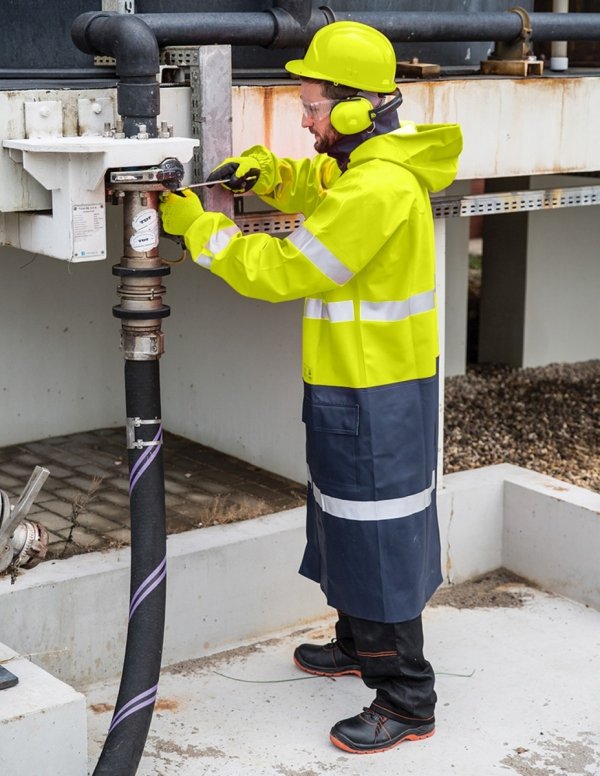 ANTISTATISCHER WASSERSCHUTZMANEL SCHWERBRENNBAR MODELL 506/A