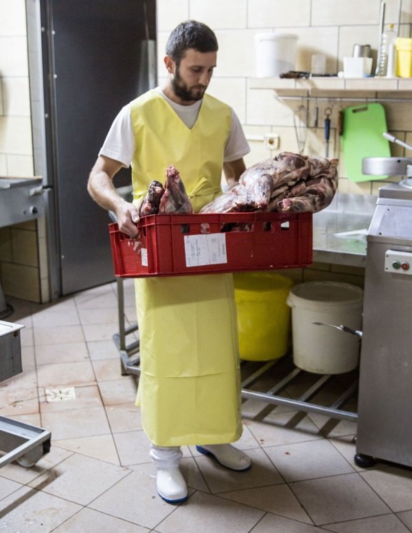 WASSERFESTE SCHÜRZE FÜR DIE FLEISCHVERARBEITENDE INDUSTRIE MODELL 075