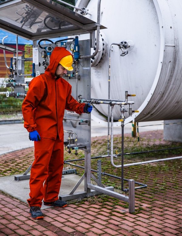 WATERPROOF ANTISTATIC CLOTHING 101/001/A