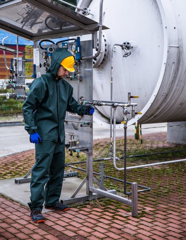 WATERPROOF ANTISTATIC CLOTHING 101/001/A