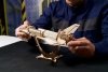 Puzzle 3D Drewniane Wahadłowiec NASA Discovery uGEARS