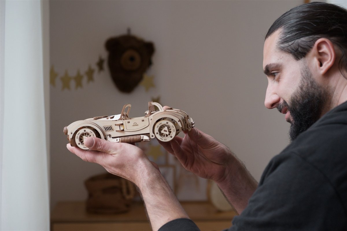 Puzzle 3D Drewniane Cobra Drift Racing Car uGEARS