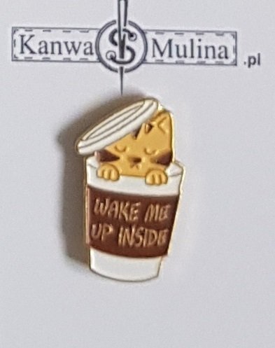 magnes - kotek w kubku kawy 