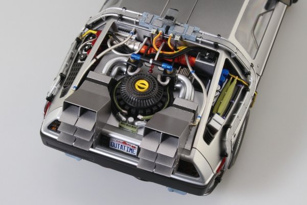 Aoshima 06436 Timemachine From Back To The Future Part I 1/24