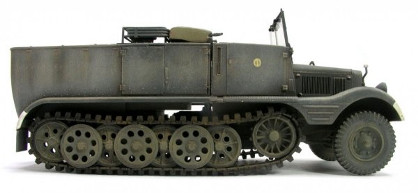 AFV Club AF35040 Sdkfz 11 3 Ton  1/35