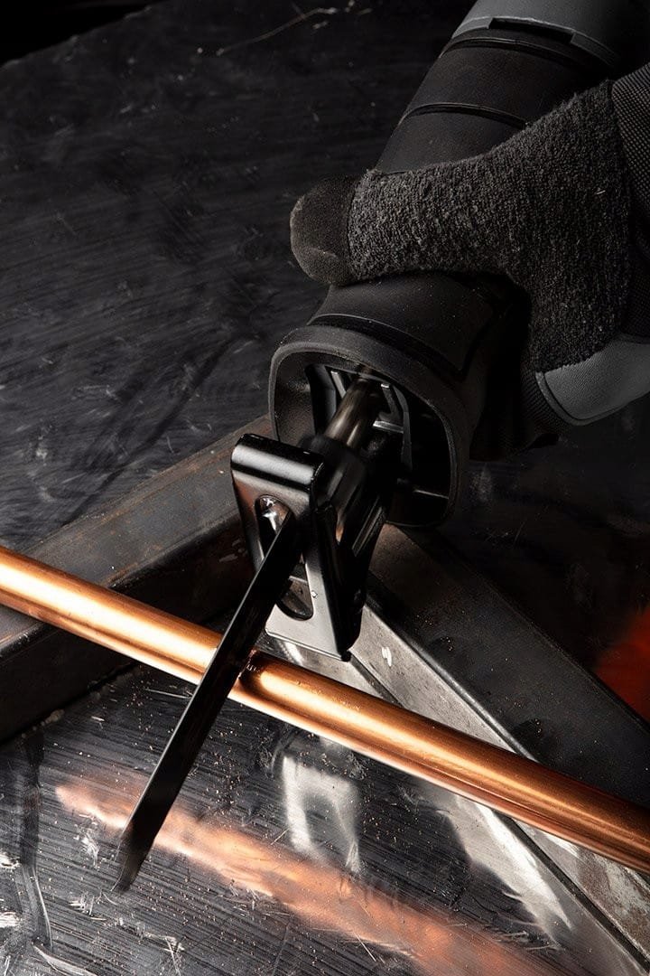 PIŁA SZABLASTA LISICA Z REGULACJĄ OBROTÓW 710W + 2 BRZESZCZOTY GRAPHITE