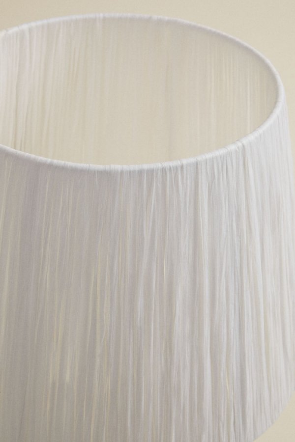 Lampa z papieru Nironalde na stolik nocny biała Sklum