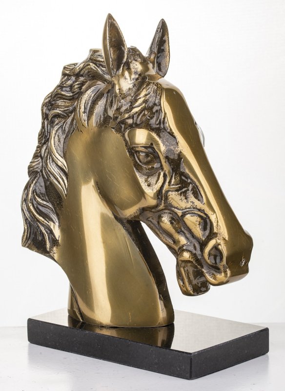 Figurka dekoracyjna na podstawce z głową konia w kolorze złotym