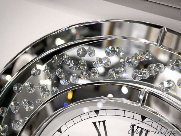 Ekskluzywny okrągły lustrzany zegar z kryształkami diamentowymi o średnicy 50 cm.