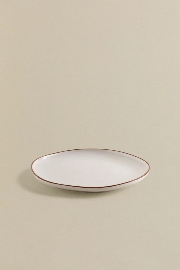 Zestaw 4 talerzy deserowych Bremen z porcelany o pastelowych kolorach i nieregularnym wykończeniu, idealny do stylu boho i eleganckich aranżacji stołu