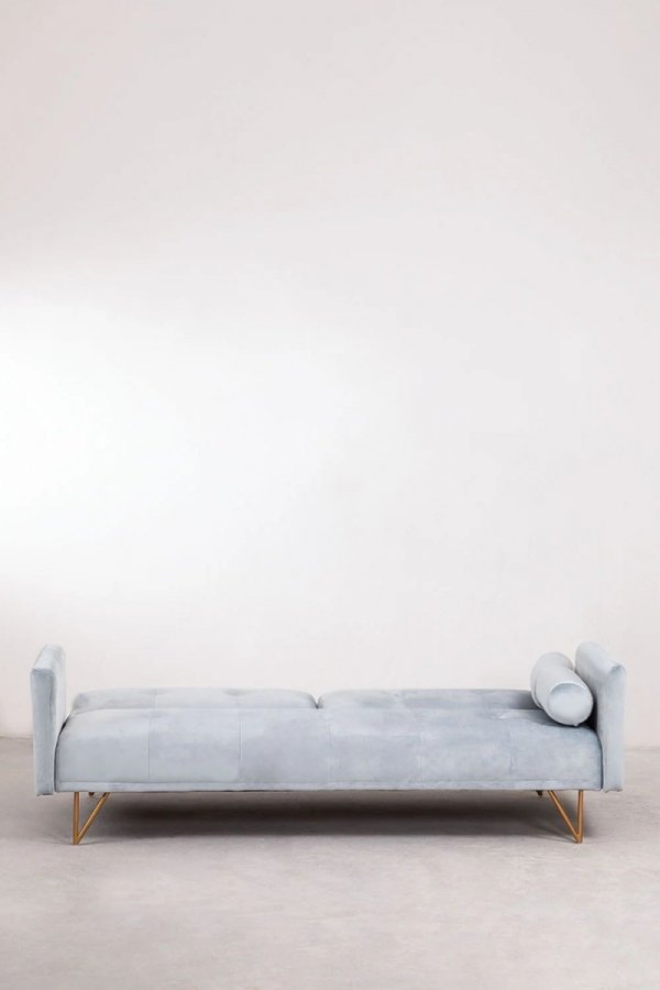 3-osobowa sofa do salonu rozkładana z funkcją spania z aksamitu kolor dusk blue na metalowych nóżkach