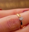 Pierścionek R.10/11 diamenty 1/0.06ct złoto 585 