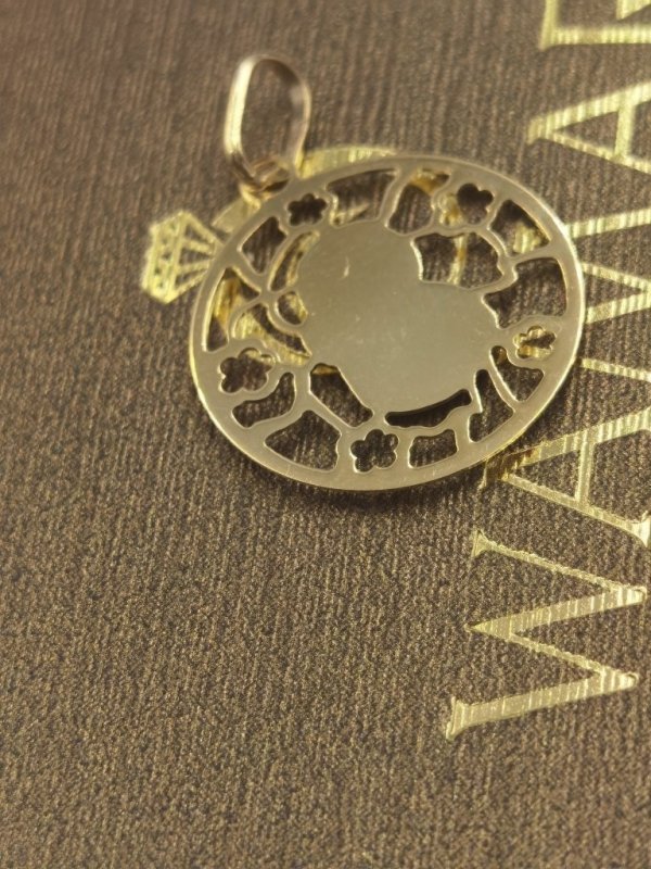 Medalik koronka Częstochowska złoto 585