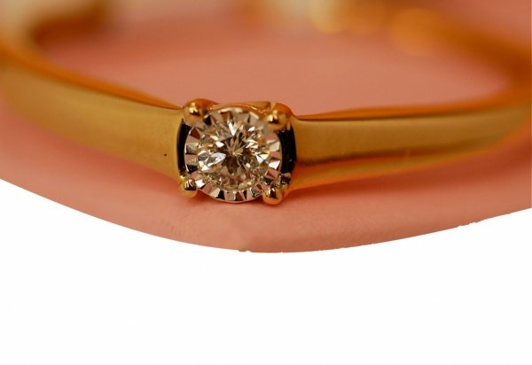 Pierścionek R.15 diamenty 1/0.05ct złoto 585 