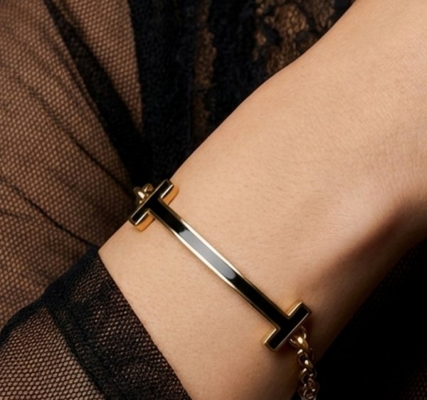 Bransoletka czarna blaszka z krzyżem złoto 585 