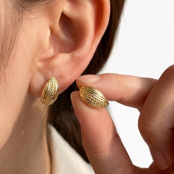 Kolczyki muszle grawerowane złoto 585