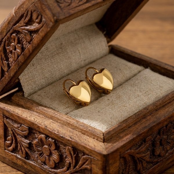 Kolczyki okazałe serca polerowane złoto 585 
