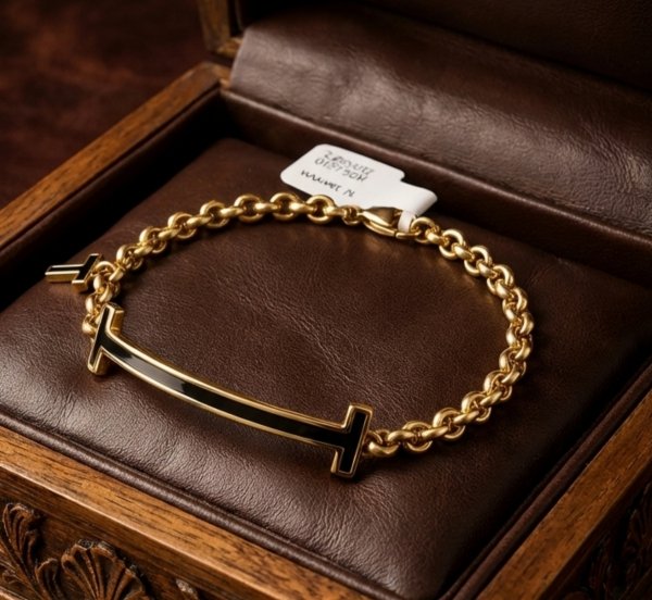 Bransoletka czarna blaszka z krzyżem złoto 585 