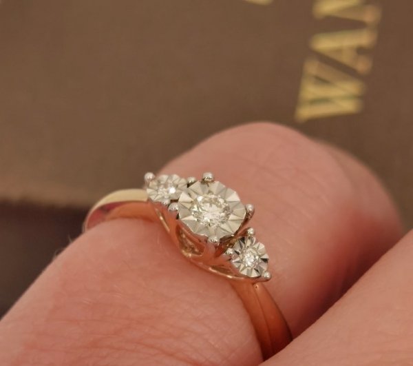 Pierścionek II R.12 diament 0.10ct złoto 585 