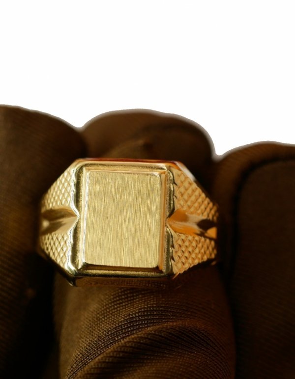 Sygnet elegancki grawer satyna R.27 złoto 585