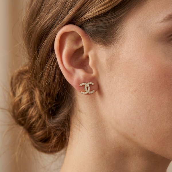 Kolczyki litery wysadzane kamieniami złoto 585