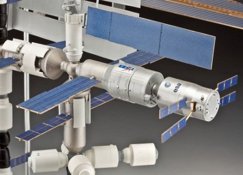 Revell Model plastikowy Zestaw upominkowy 25 rocznica International Space Station ISS  1/144