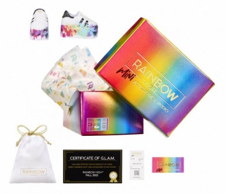 MGA Akcesoria  Rainbow High Buty display 27 sztuk