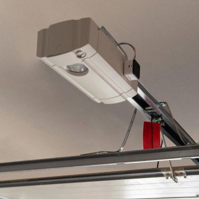 YALE HOME Smart Opener do drzwi garażowych