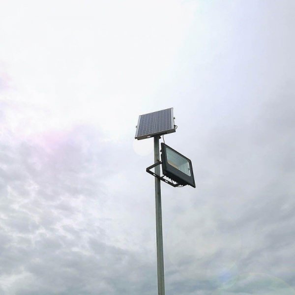 Projektor LED Solarny V-TAC 50W Czarny IP65, Pilot, Timer VT-300W 6000K 4200lm