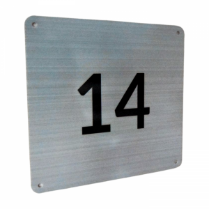 Tabliczka informacyjna z numerem – aluminiowa 18 × 14 cm