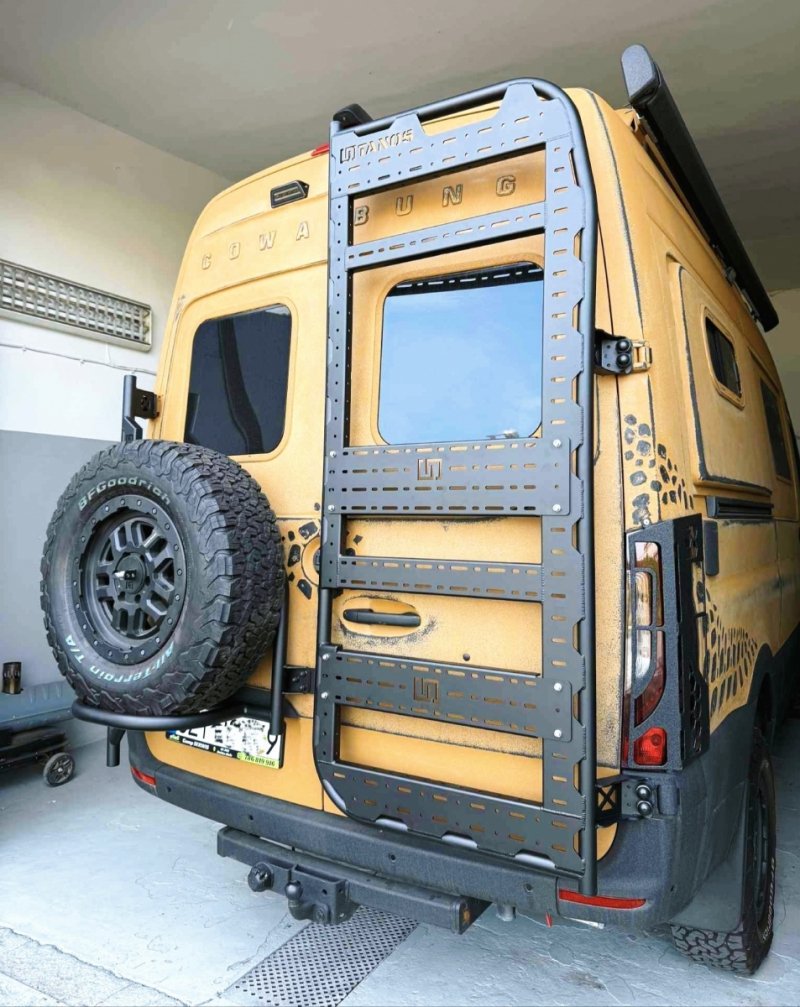 Aluminiowy stelaż wielofunkcyjny do Mercedes-Benz Sprinter 907