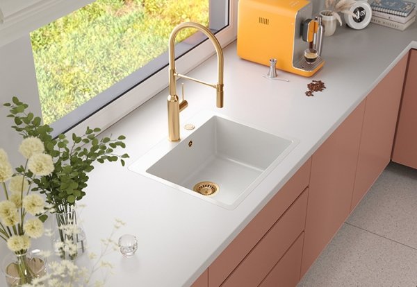 QUADRON | MORGAN 110 FM PRODUKT NA ZAMÓWIENIE | granitowy zlewozmywak kuchenny BIAŁY + ZŁOTO PVD | wymiary: 56,5 x 49,5 x 21,6 cm | 1-komorowy na równi w blatem | podbudowa szafki od: 60 cm HB8304U1FMG1P2O
