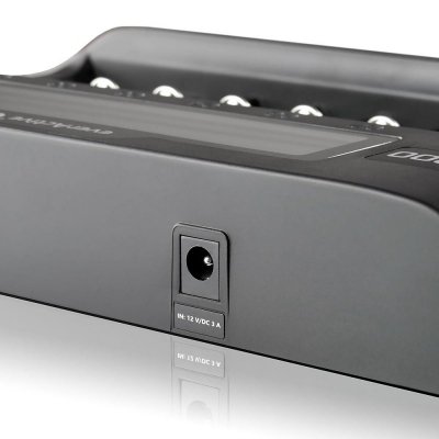 everActive Ładowarka akumulatorowa UC-800 do akumulatorków Li-ion oraz NI- MH