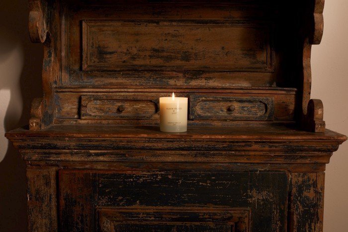 CM - Świeca Premium 230 gr. Black Orchid and Lily