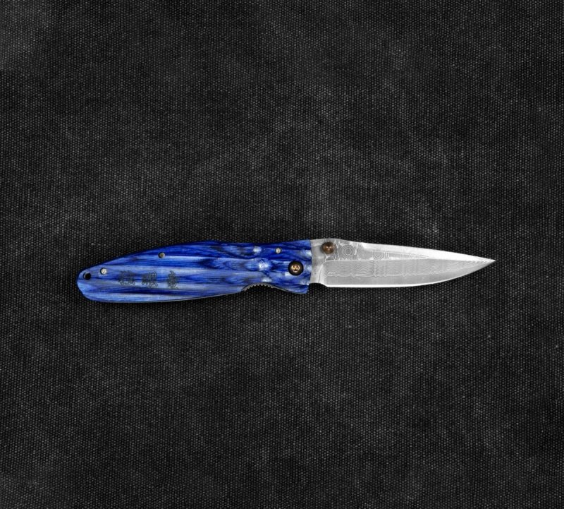 Nóż składany Mcusta Sengoku Blue Pakka Damascus