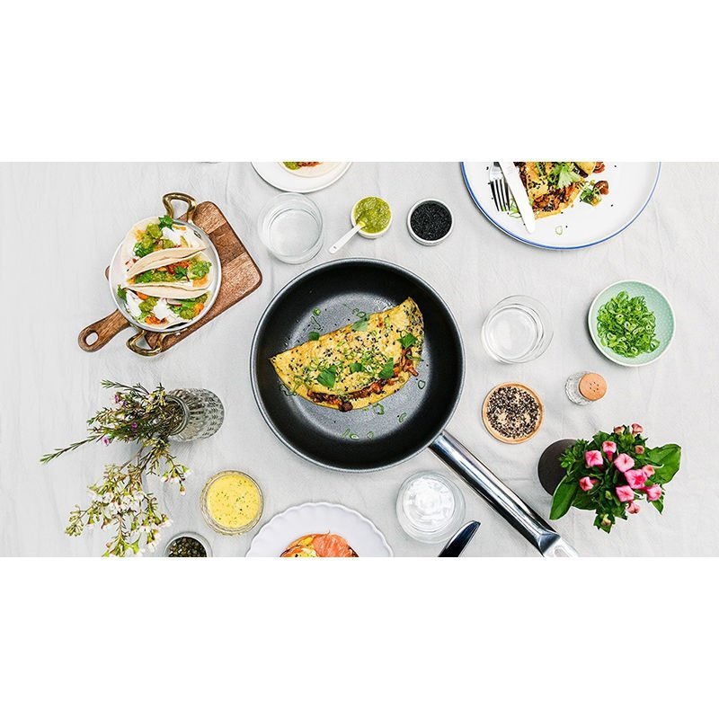 Zwilling Pro patelnia non-stick 24cm indukcja