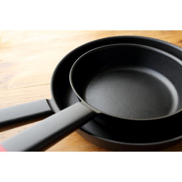 Patelnia żeliwna SSC 26 cm [SF261BK]