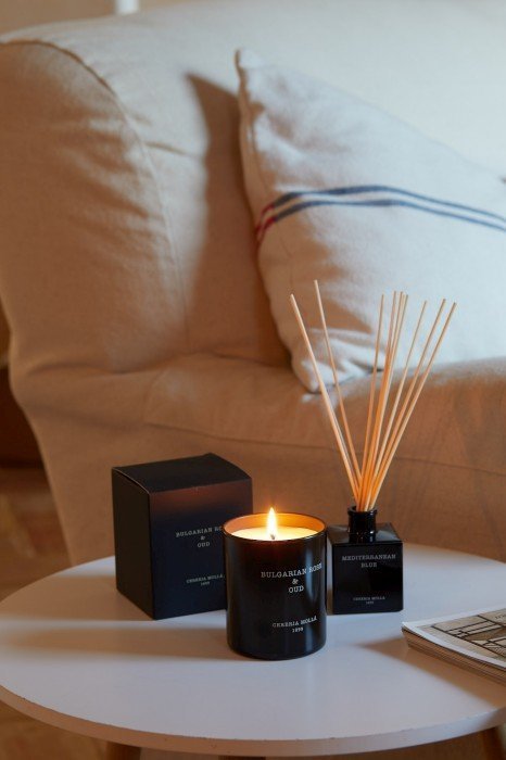 CM - Świeca Premium 230 gr. Bulgarian Rose and Oud