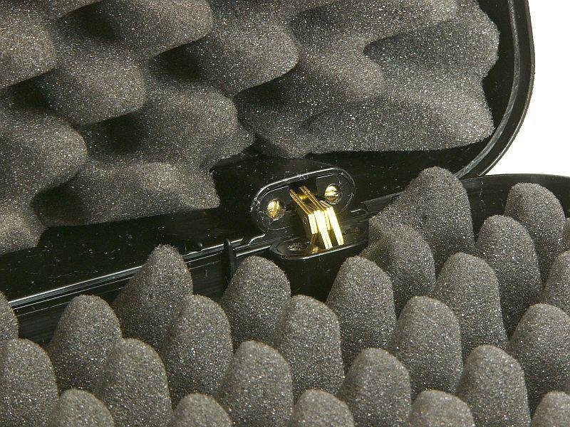 Kufer na broń czarny z zatrzaskiem 125x25x11cm